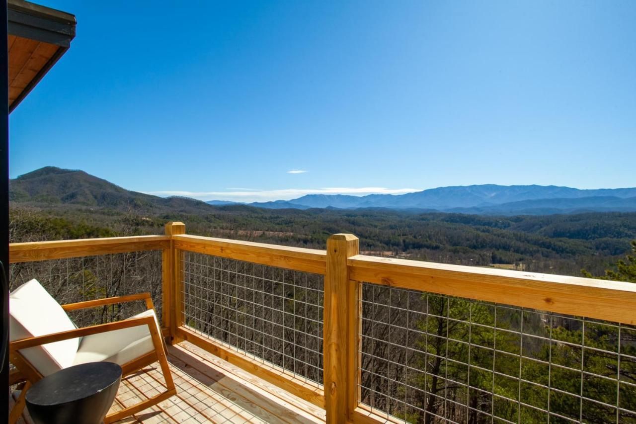 3 Pines Lodges Luxury Mountain View Hot Tub Sevierville Exterior photo